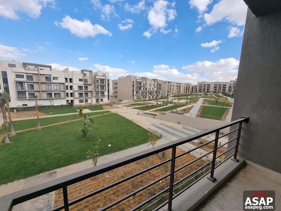 Nice Apartment with Landscape View for Rent in Fifth Square