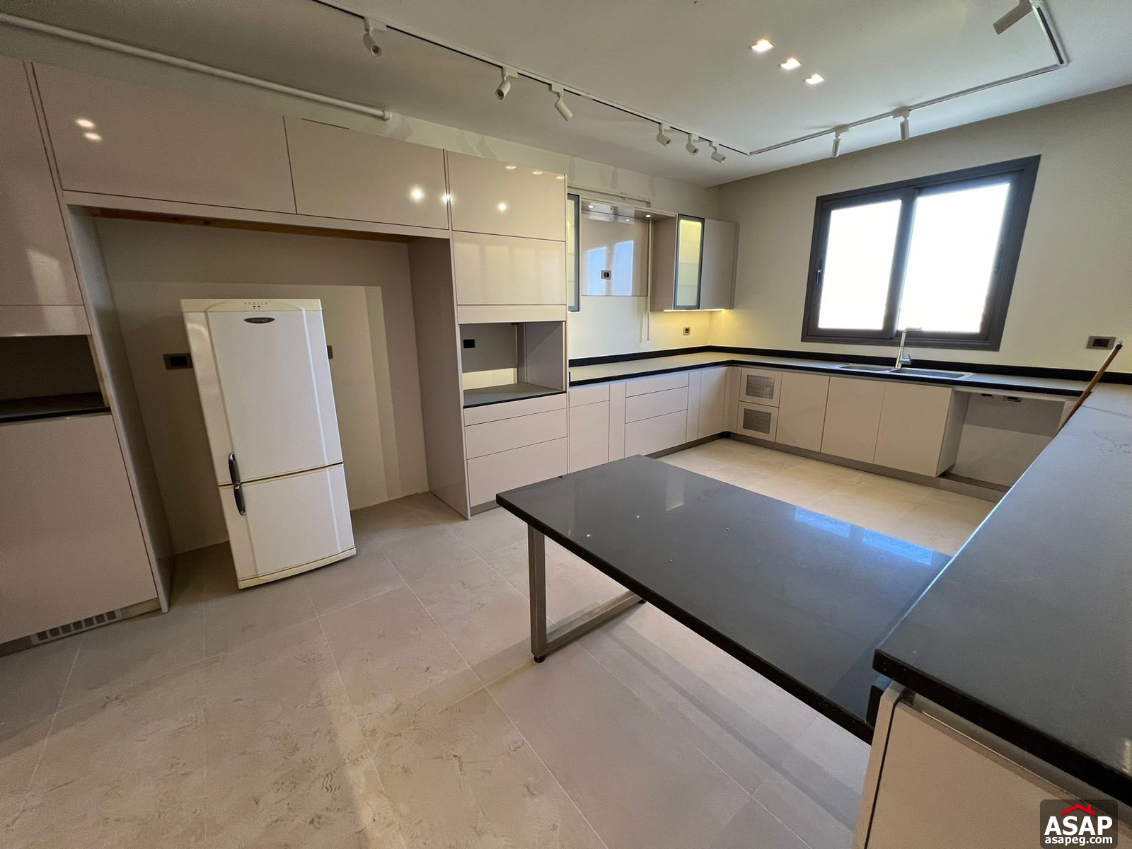 Semi Furnished Apartment for Rent in Silver Palm