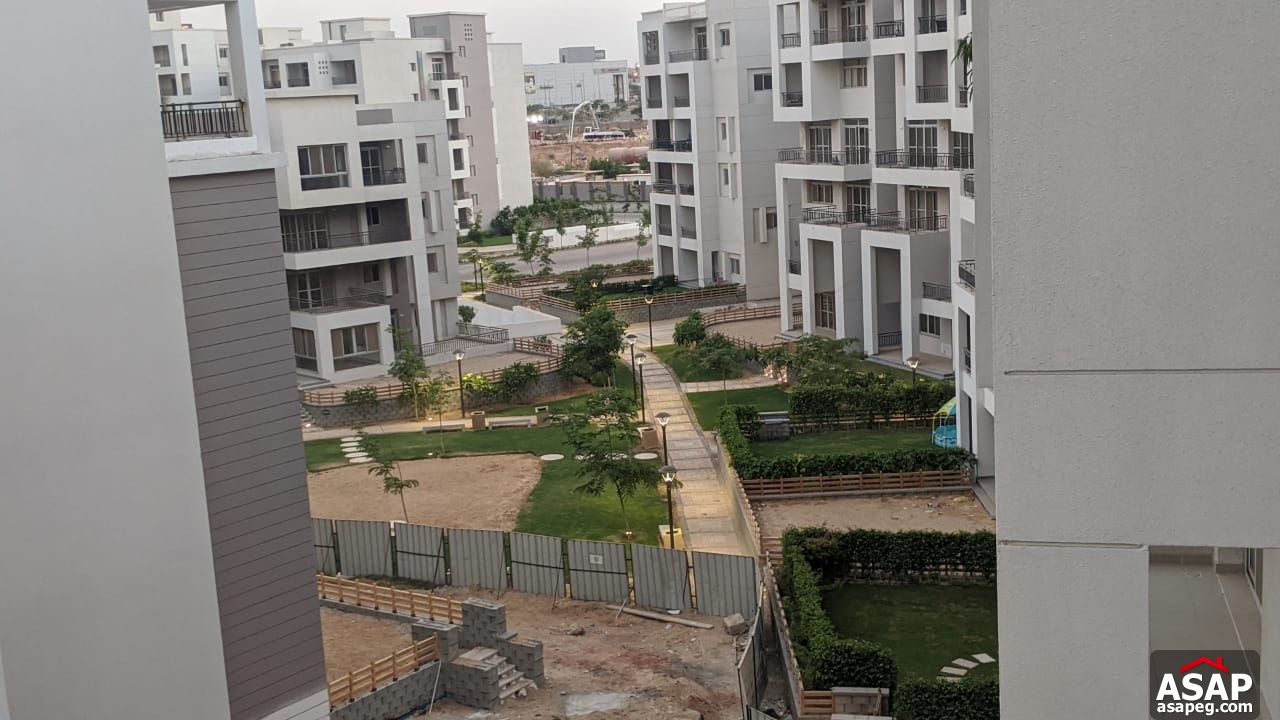 Apartment with Garden View for Rent in CFC Apartment with Garden View for Rent in CFC