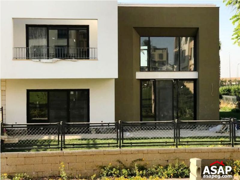 Twin House with Big Garden in Beverly Hills Twin House with Big Garden in Beverly Hills