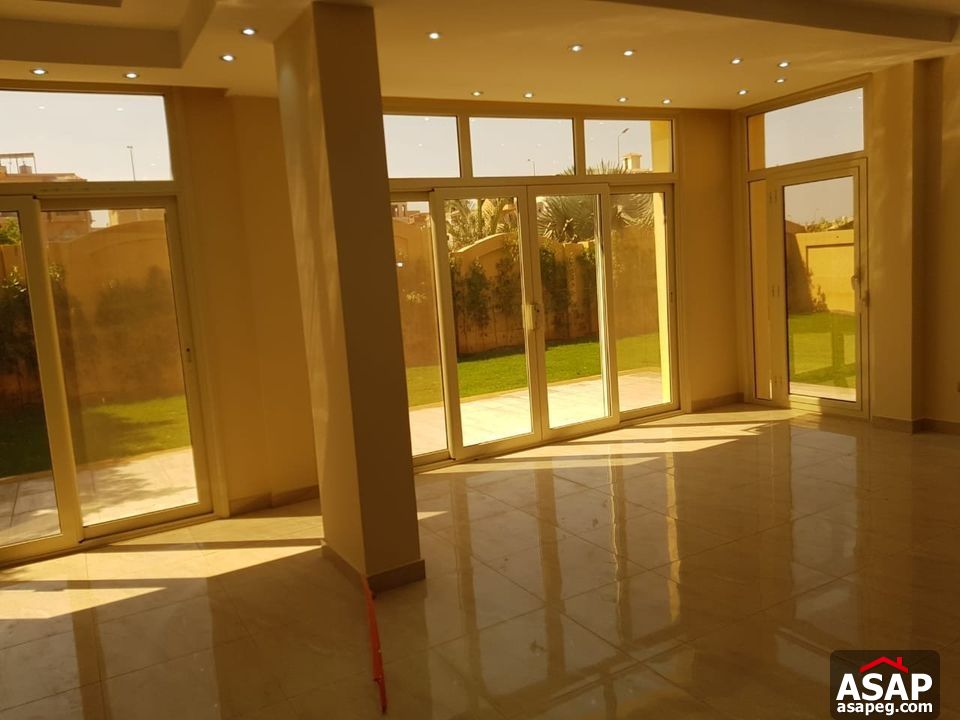 Town House for Rent in Les Rois Compound Town House for Rent in Les Rois Compound