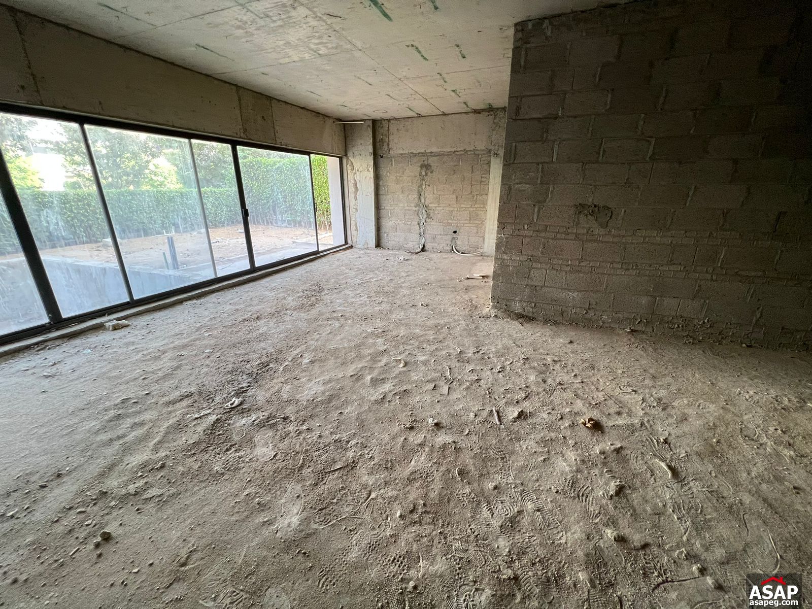 Apartment with Pool for Sale in Lake View Residence Apartment with Pool for Sale in Lake View Residence