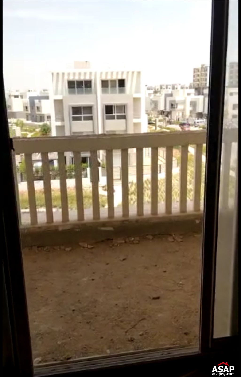 Apartment with Garden View for Sale in Hyde Park Apartment with Garden View for Sale in Hyde Park