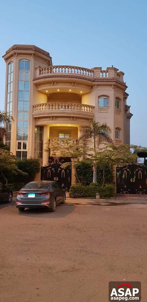 Villa with Swimming Pool for Sale in 5th Settlement Villa with Swimming Pool for Sale in 5th Settlement