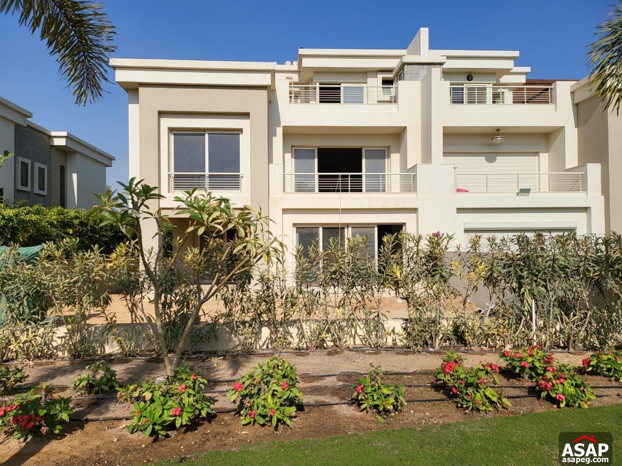 Twin House with Lake View for Sale in Cairo Festival City Twin House with Lake View for Sale in Cairo Festival City