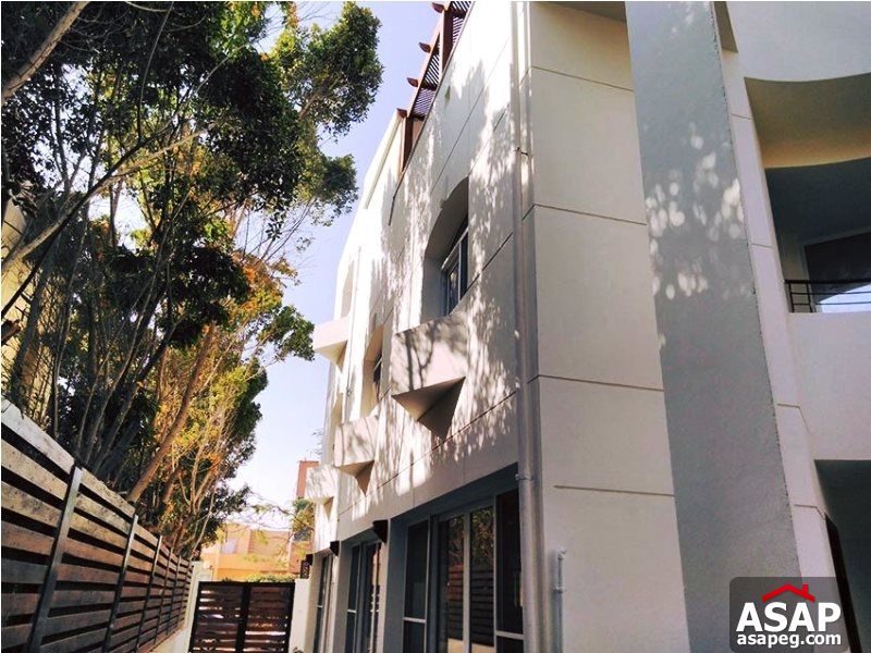 Twin House with Big Garden in Utopia Compouned - 6 October Twin House with Big Garden in Utopia Compouned - 6 October