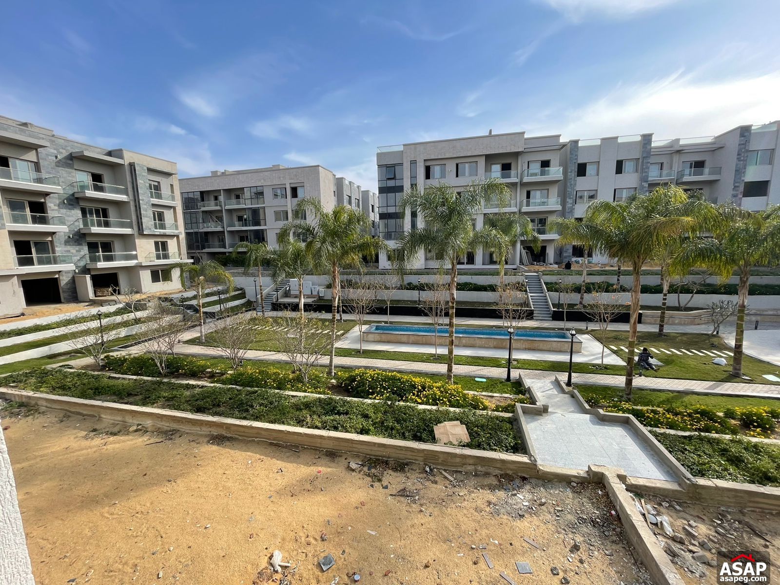 Apartment with Lake View for Sale in Galleria Moon Valley Apartment with Lake View for Sale in Galleria Moon Valley