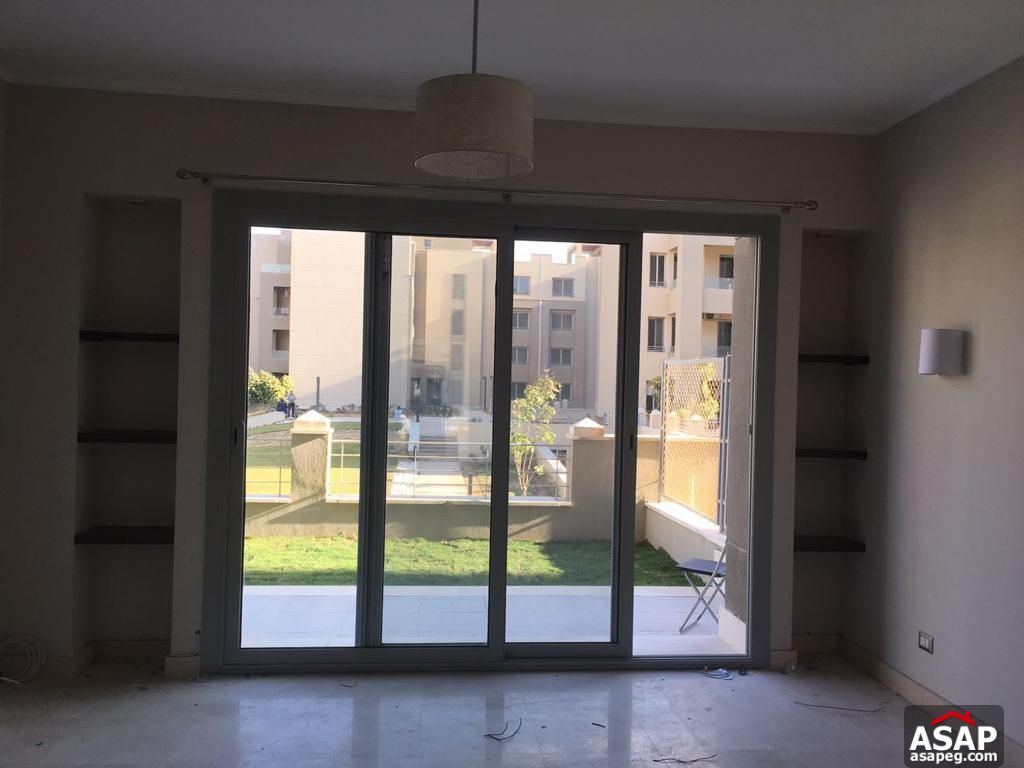 Studio with Garden for Sale in Village Gate Studio with Garden for Sale in Village Gate