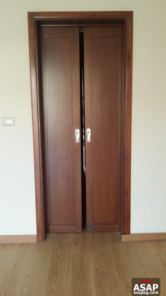 Duplex with Garden View in Eastown for Rent