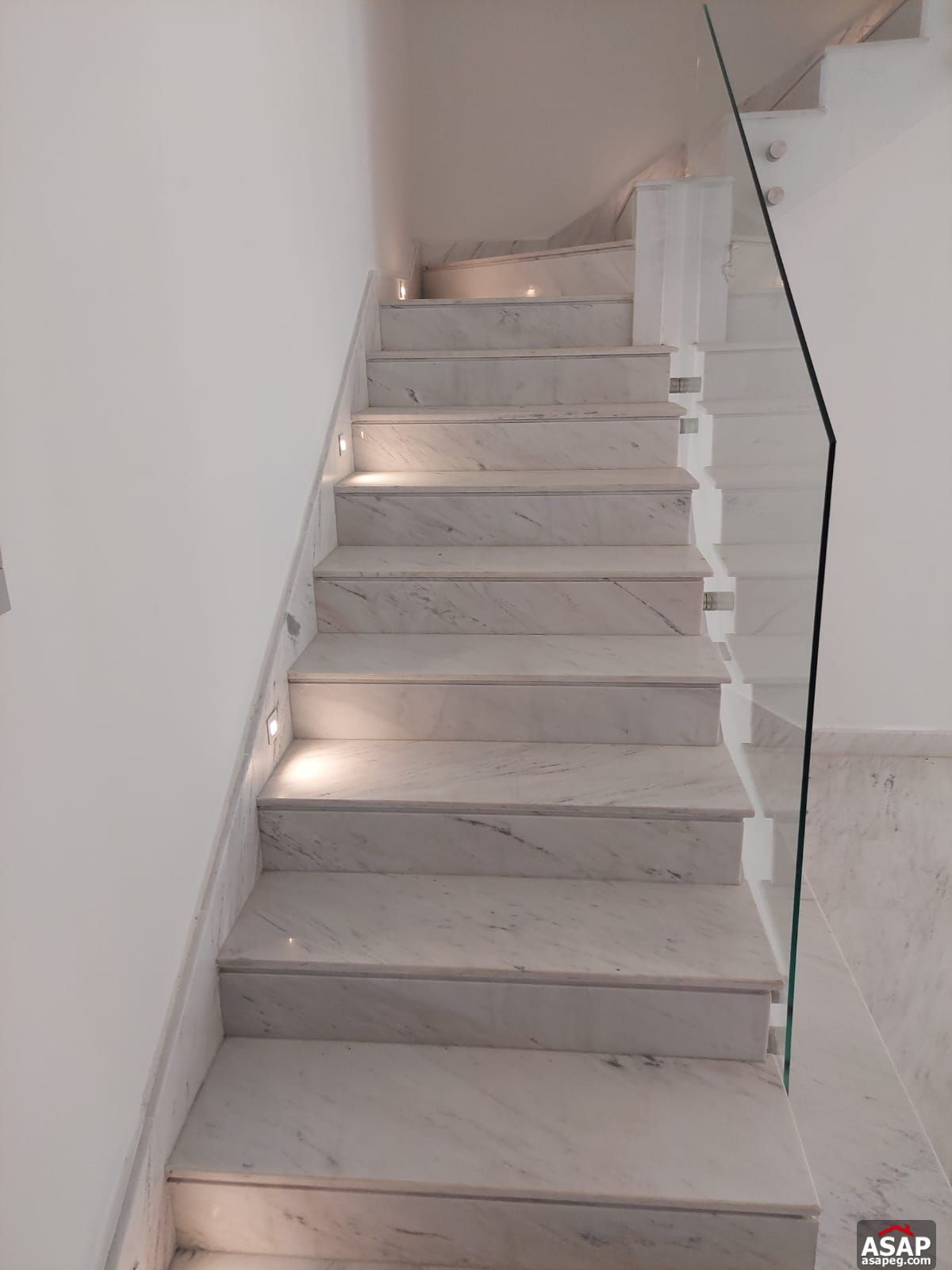 Triplex with Roof for Rent in Eastown Sodic Triplex with Roof for Rent in Eastown Sodic