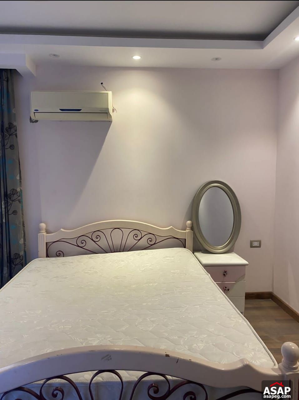 Furnished Flat for Rent in the Square Furnished Flat for Rent in the Square