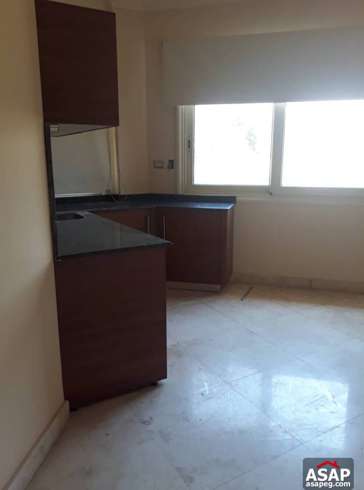 Stand Alone Villa for Rent in West Golf Stand Alone Villa for Rent in West Golf