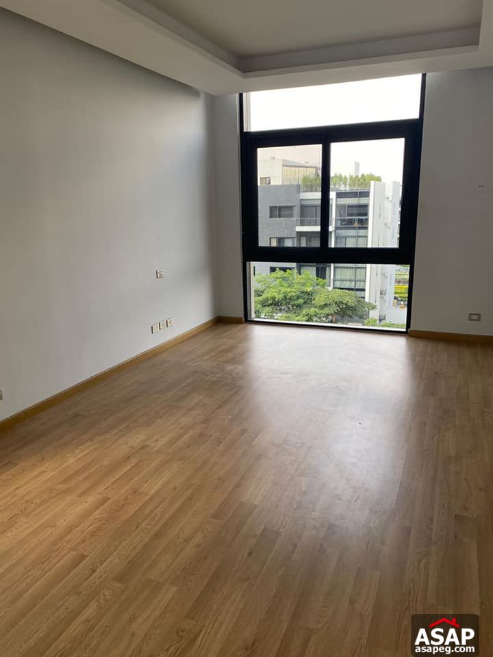 Nice Apartment with Garden View for Rent in the WaterWay Nice Apartment with Garden View for Rent in the WaterWay