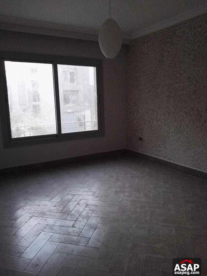 Duplex with Garden for Sale in Village Avenue Duplex with Garden for Sale in Village Avenue