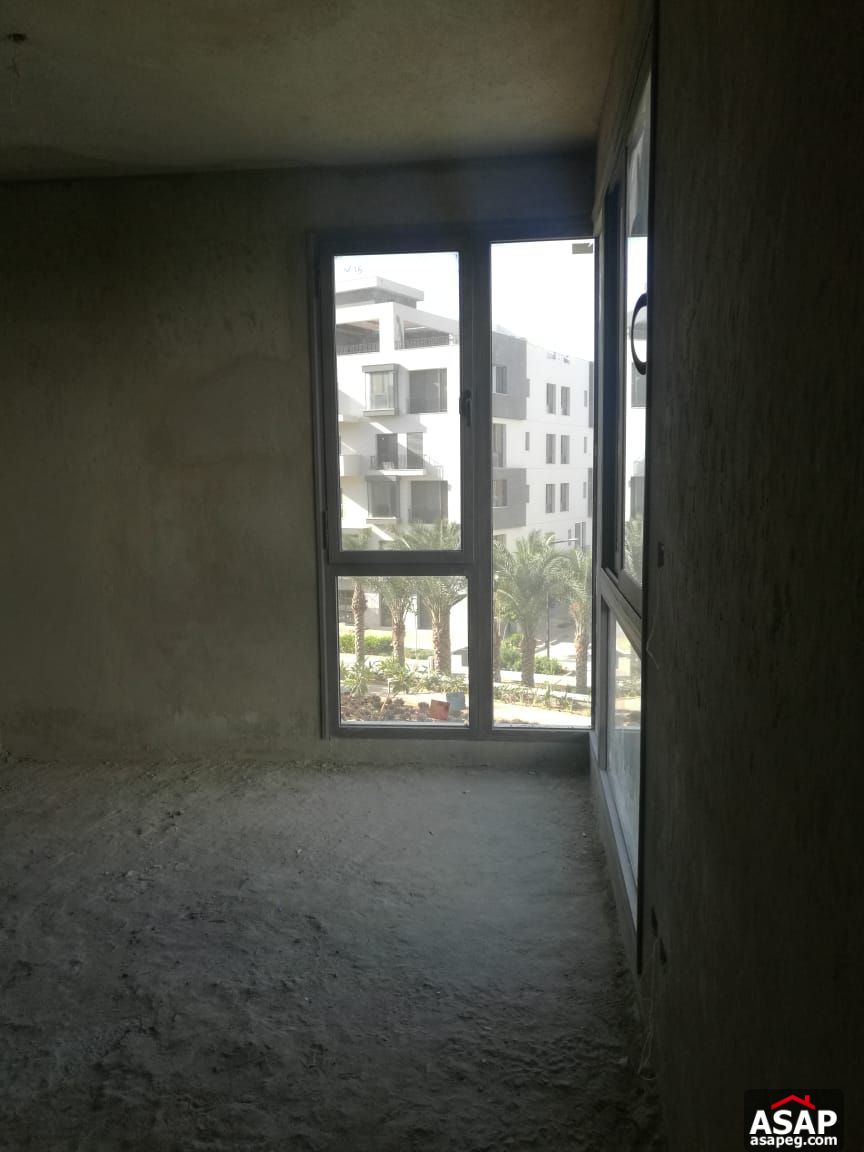 Apartment with Garden for Sale in Eastown Compound Apartment with Garden for Sale in Eastown Compound