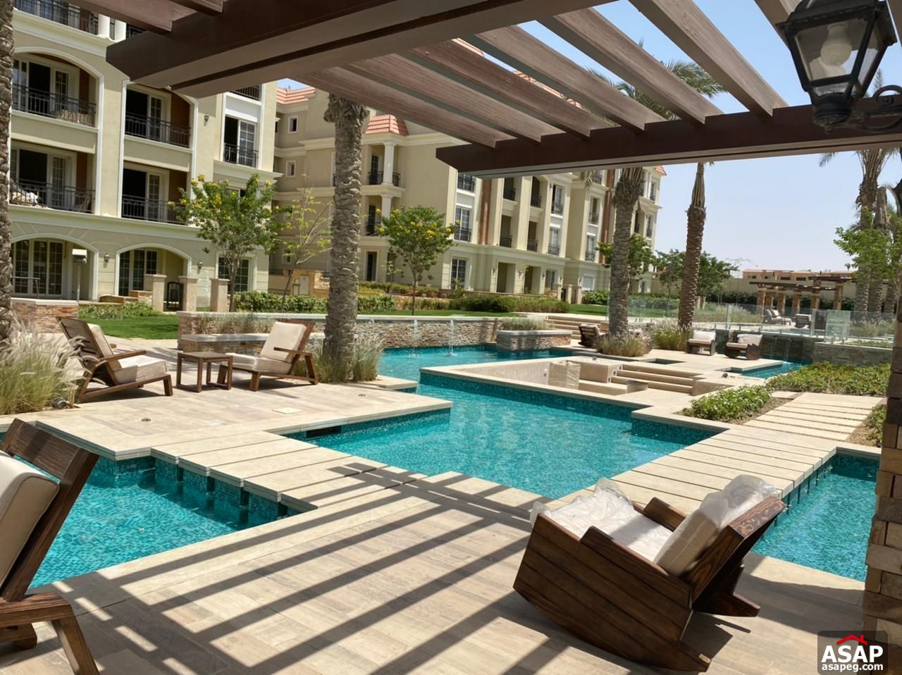 Penthouse with Lake View for Sale in Regents Park