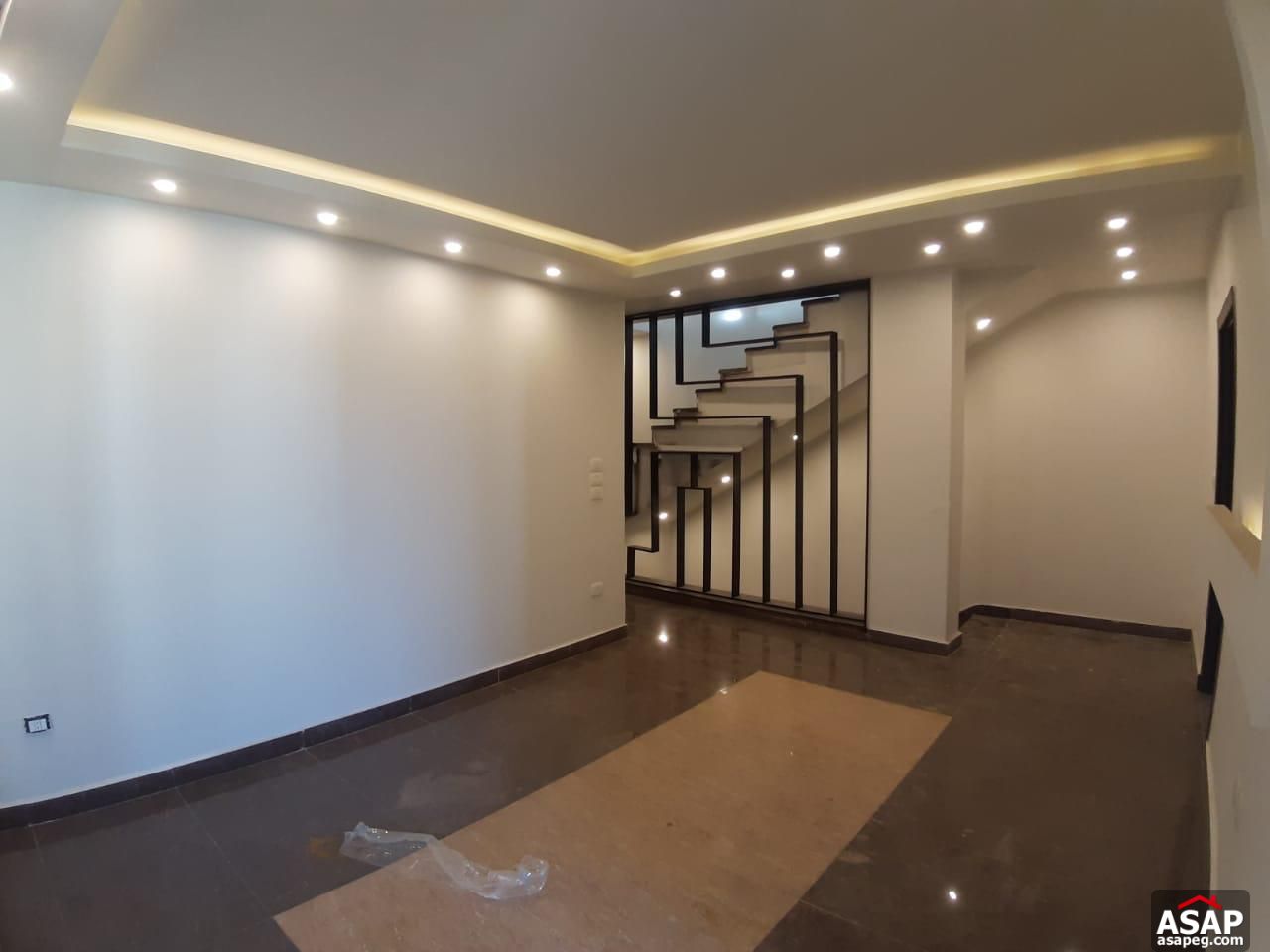 Villa for Rent in Hyde Park