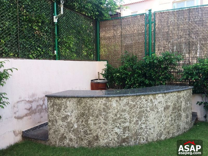 Villa for Rent in 6 October with a nice garden