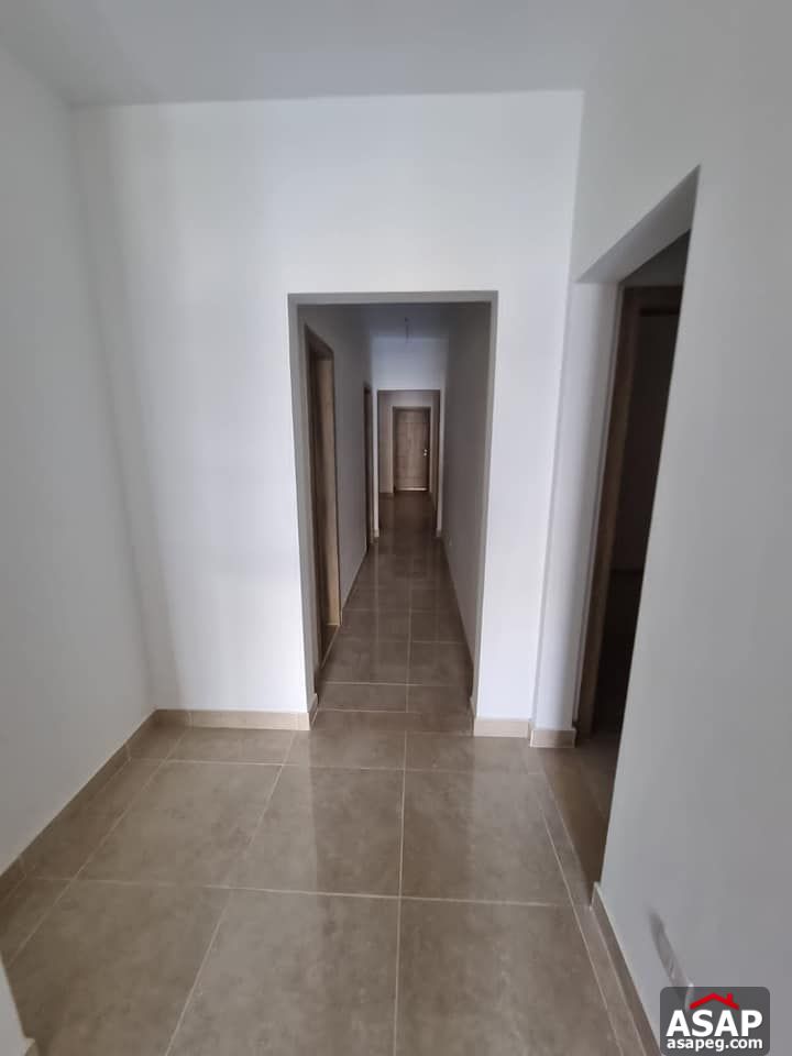 Nice Apartment with Landscape View for Rent in Fifth Square