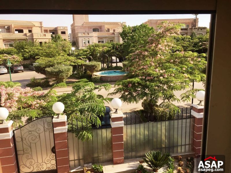 Villa for Rent in 6 October with a nice garden