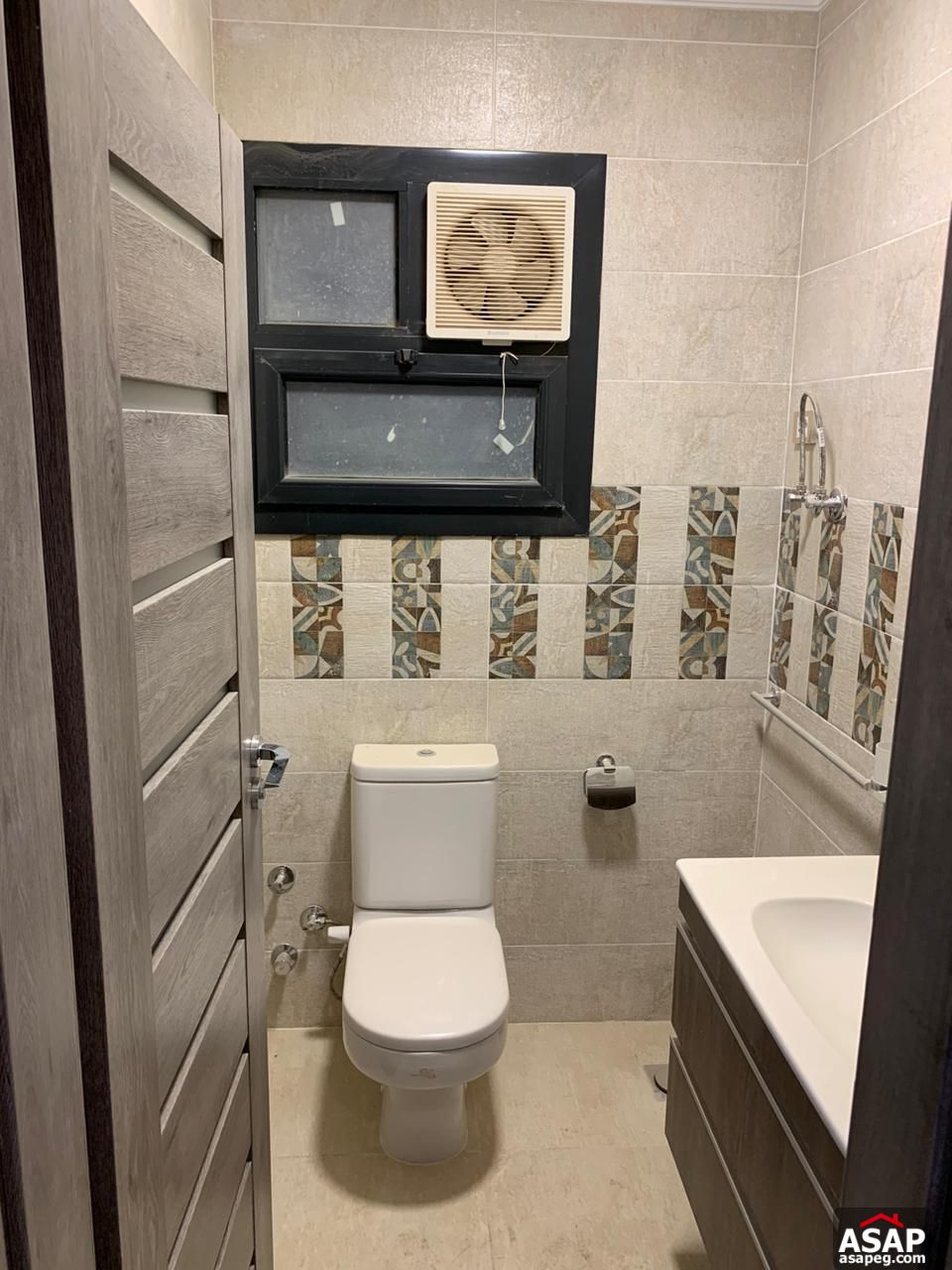 Apartment for Rent in Azad Compound Apartment for Rent in Azad Compound