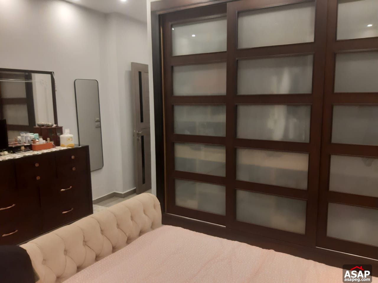 Apartment for Rent in Regent's Park Compound Apartment for Rent in Regent's Park Compound