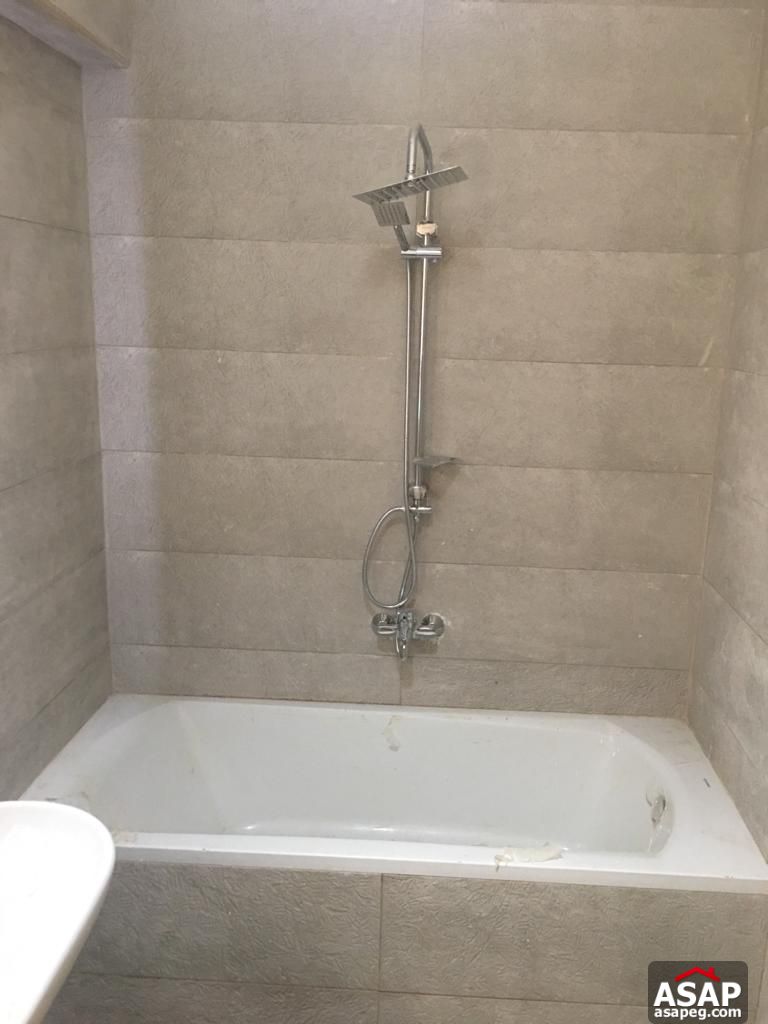 Duplex with Garden in Eastown for Rent