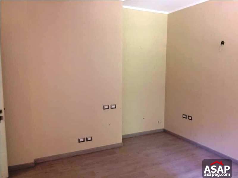 Apartment with Garden in Village Gate for Rent Apartment with Garden in Village Gate for Rent