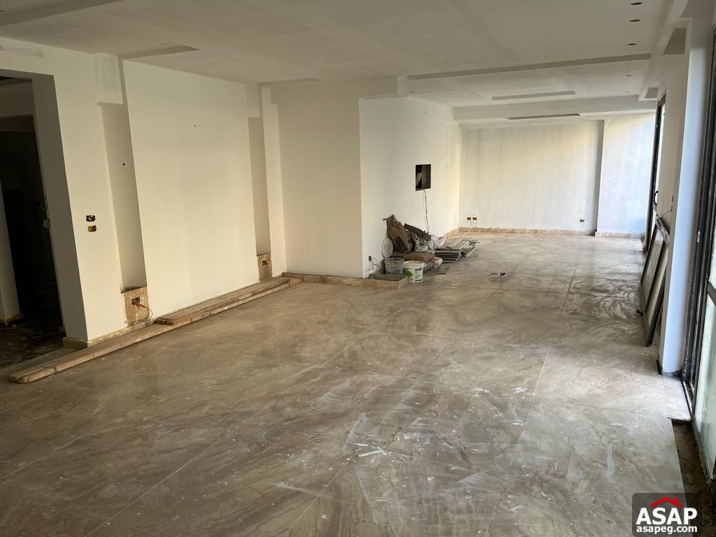 Duplex with Garden for Sale in Eastown Duplex with Garden for Sale in Eastown