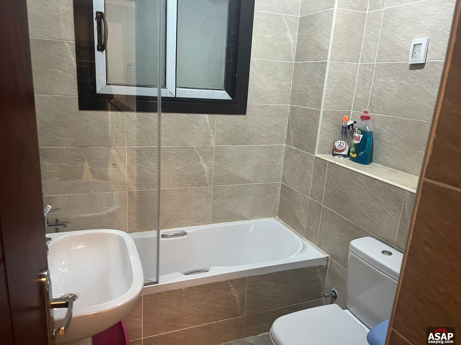 Furnished Town House for Rent in Hyde Park Furnished Town House for Rent in Hyde Park