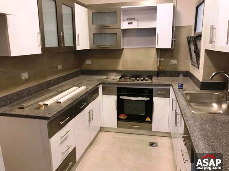 Apartment with Balcony for Rent in Westown Apartment with Balcony for Rent in Westown