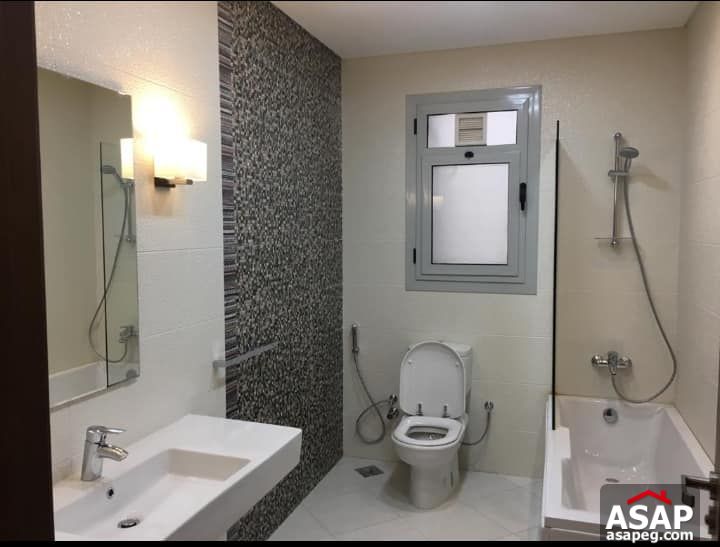 Duplex with Garden for Rent in Village Avenue Duplex with Garden for Rent in Village Avenue