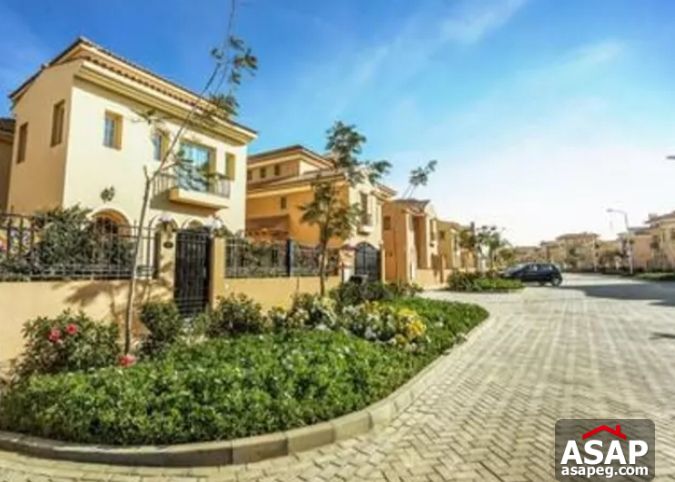 Villa for Sale in Hyde Park Compound Villa for Sale in Hyde Park Compound