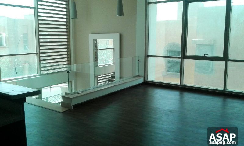 Town House with Private Garden in Allegria Town House with Private Garden in Allegria