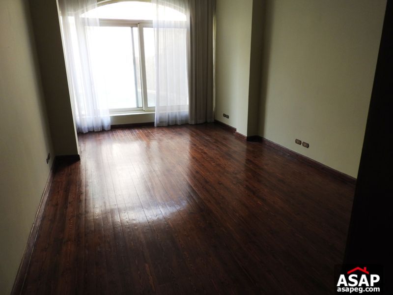 Apartment with Garden in West Golf Apartment with Garden in West Golf