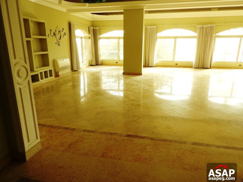 Apartment with Garden in West Golf Apartment with Garden in West Golf