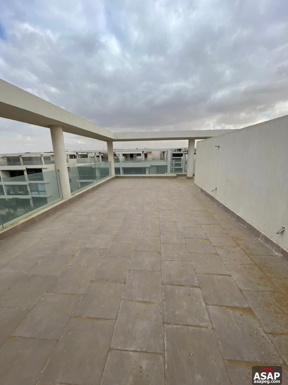 Penthouse with Pool View for Sale in Lake View Residence Penthouse with Pool View for Sale in Lake View Residence