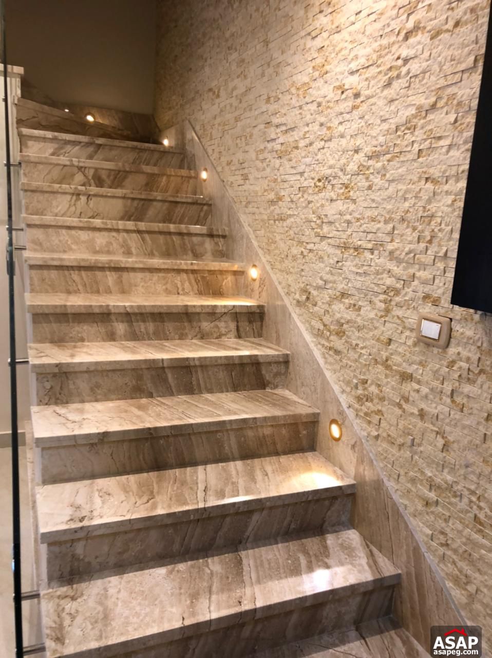 Duplex with Garden for Rent in Eastown Duplex with Garden for Rent in Eastown