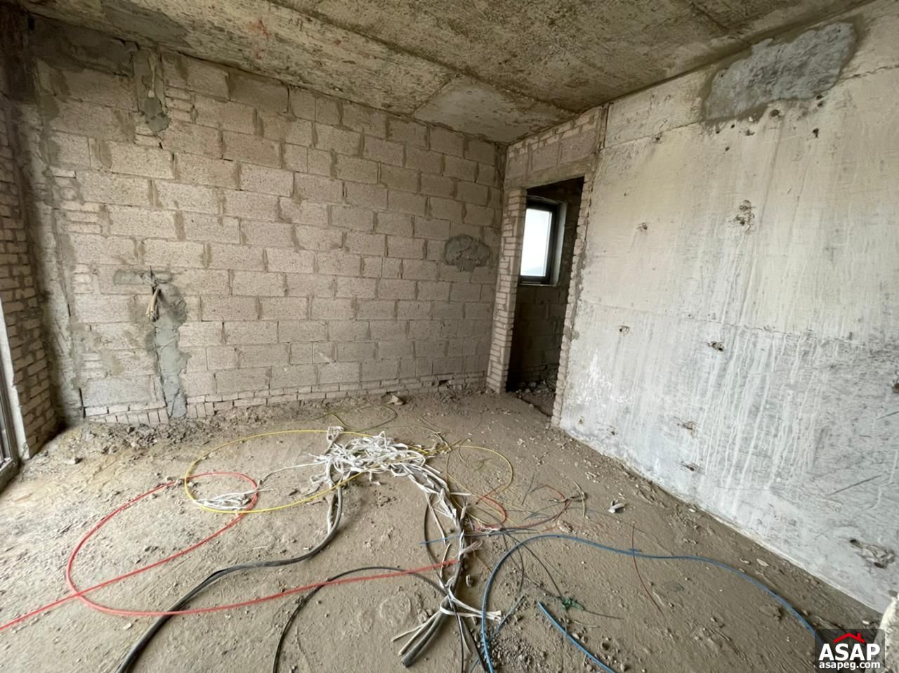 Penthouse with Pool View for Sale in Lake View Residence Penthouse with Pool View for Sale in Lake View Residence