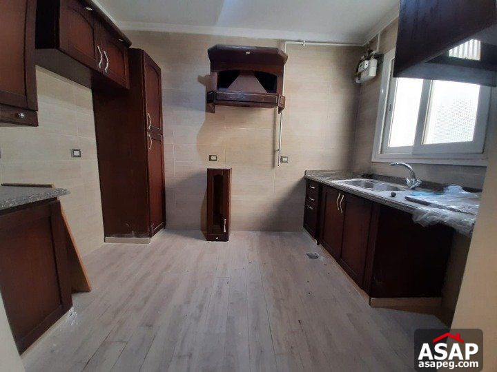 Apartment for Rent in Regent's Park Compound