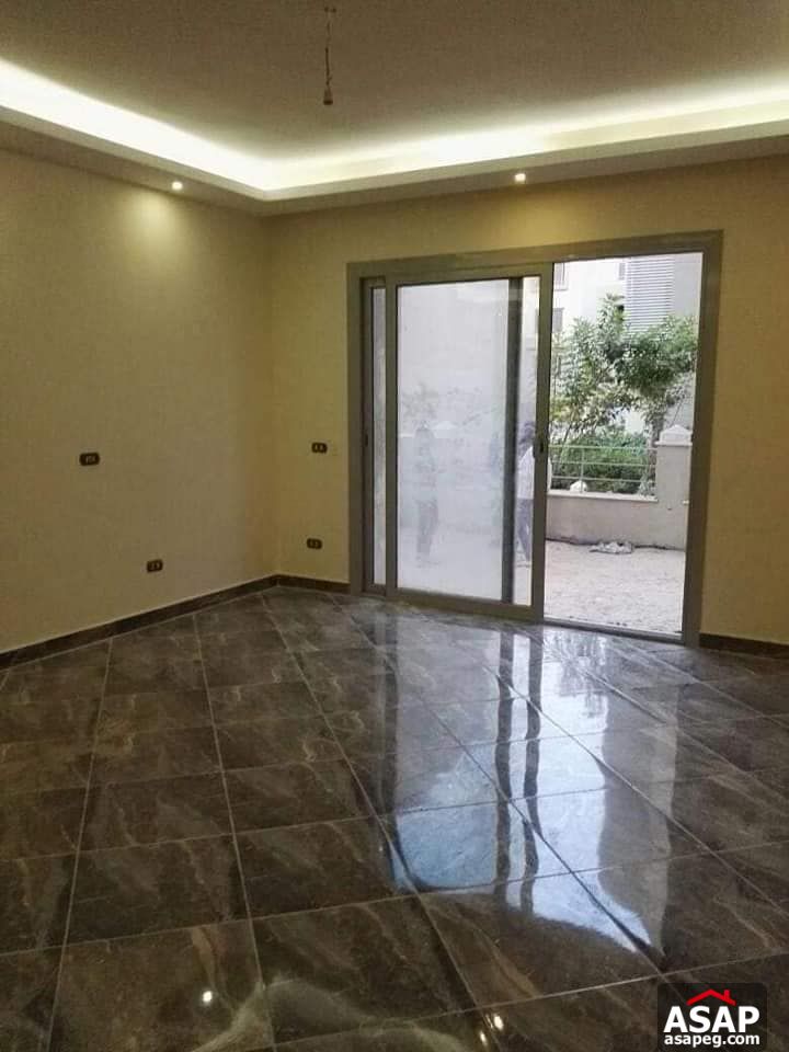 Duplex with Garden for Sale in Village Avenue Duplex with Garden for Sale in Village Avenue