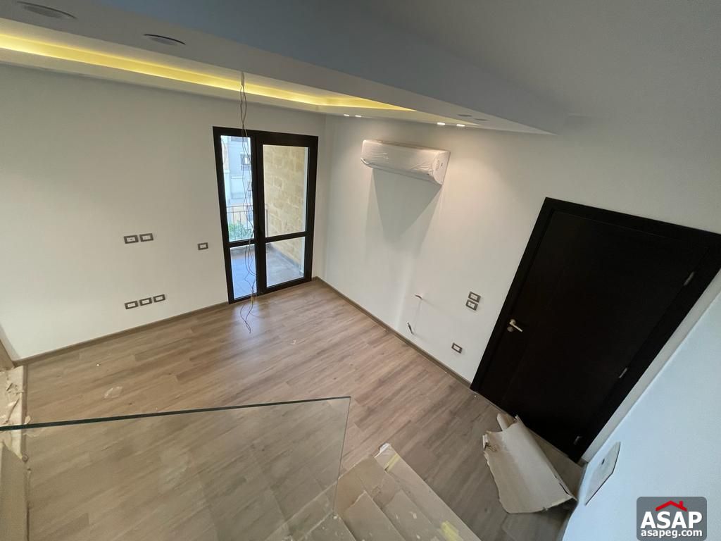 Triplex for Rent in Eastown Compound Triplex for Rent in Eastown Compound