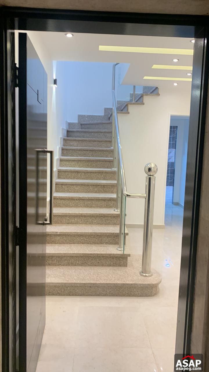 Duplex with Garden for Rent in Eastown Sodic