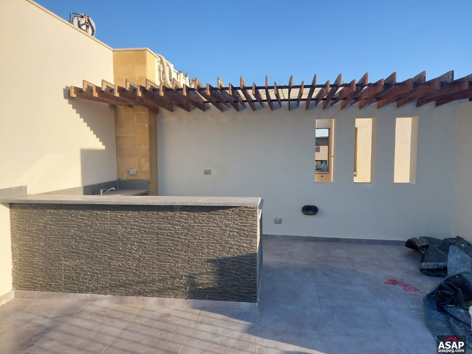 Triplex with Roof for Rent in Eastown Sodic Triplex with Roof for Rent in Eastown Sodic