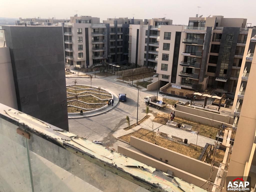 Penthouse with Pool View for Sale in Azad Compound