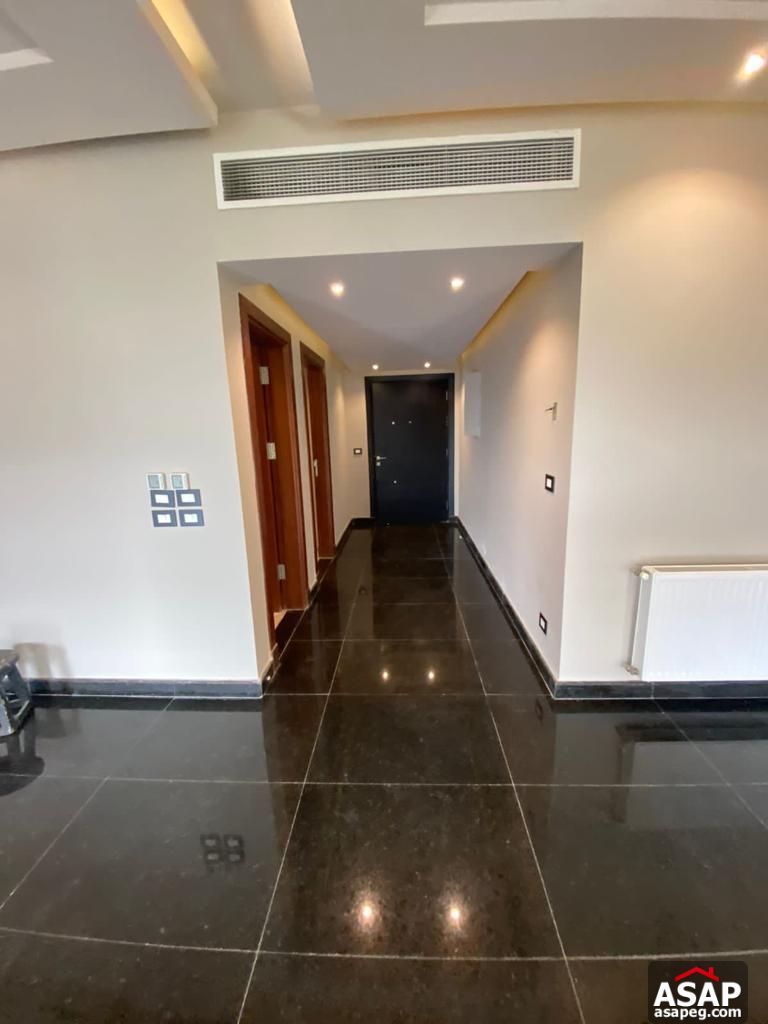 Apartment with Lake View for Rent in the WaterWay