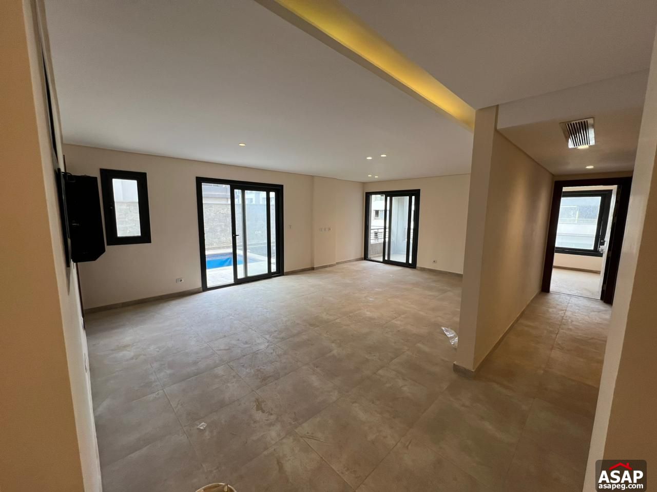 Apartment with Private Pool for Rent in Trio Gardens Apartment with Private Pool for Rent in Trio Gardens