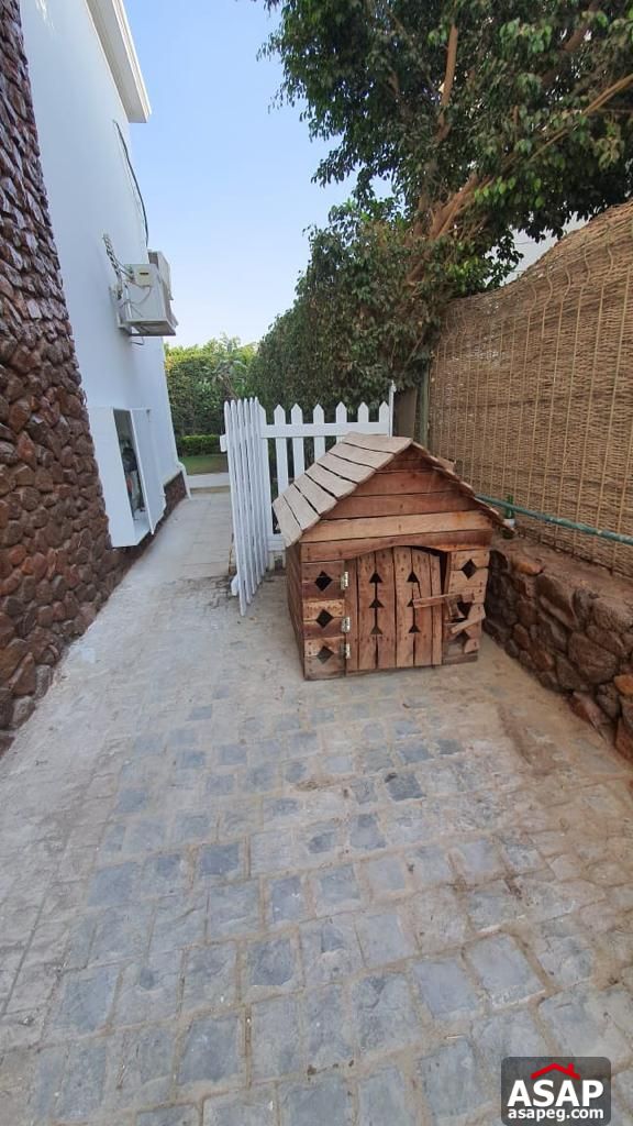 Stand Alone for Rent in Mountain View Stand Alone for Rent in Mountain View