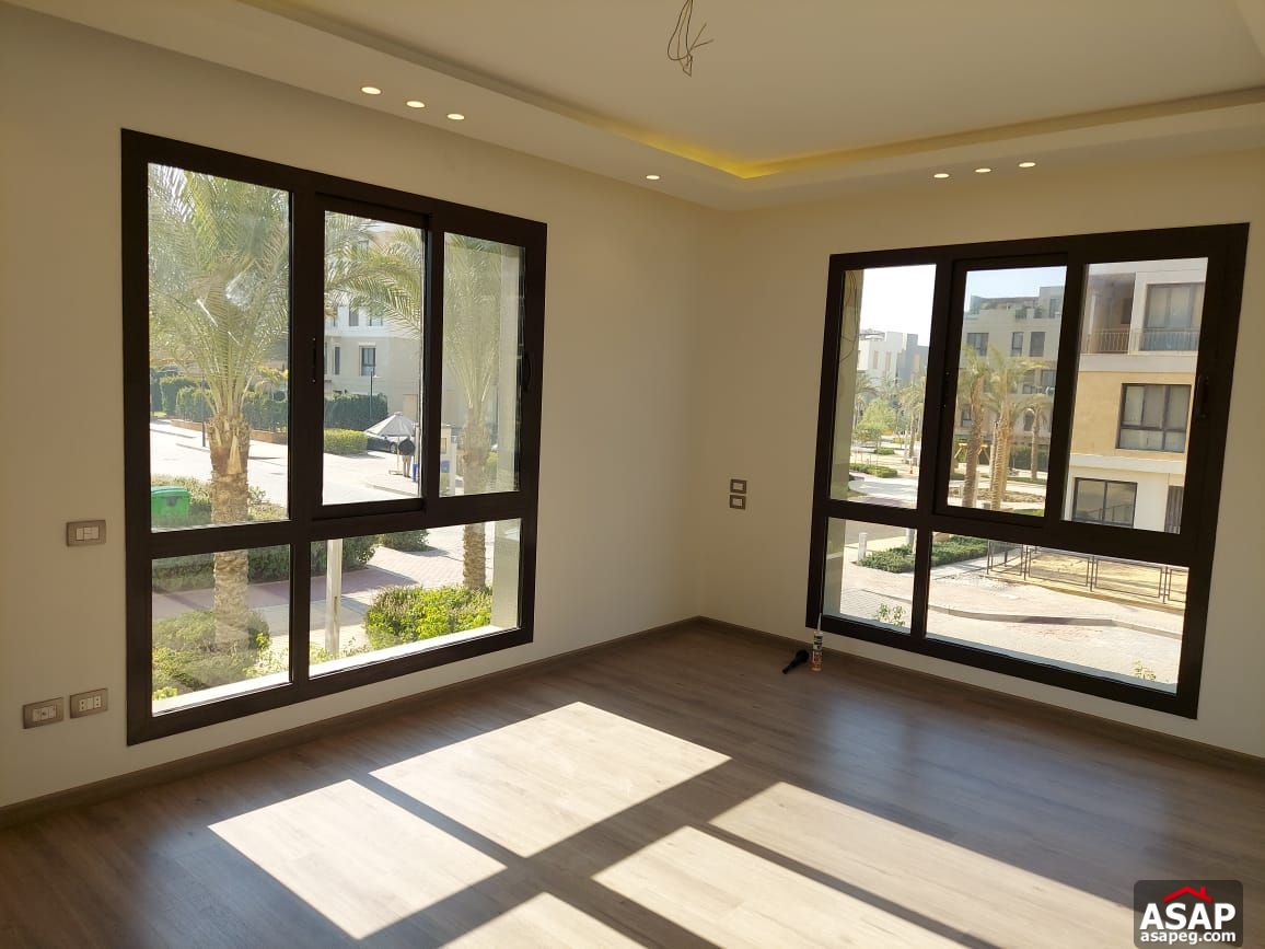 Triplex with Roof for Rent in Eastown Sodic Triplex with Roof for Rent in Eastown Sodic