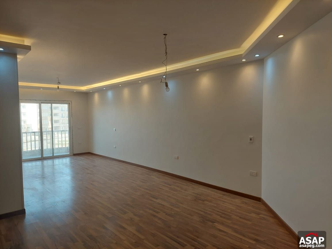 Studio for Sale in Hyde Park Compound Studio for Sale in Hyde Park Compound